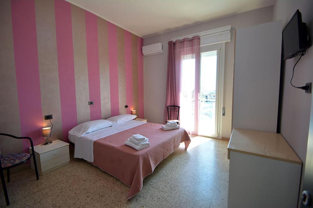 Hotel Bella Romagna Casal Borsetti Exterior foto