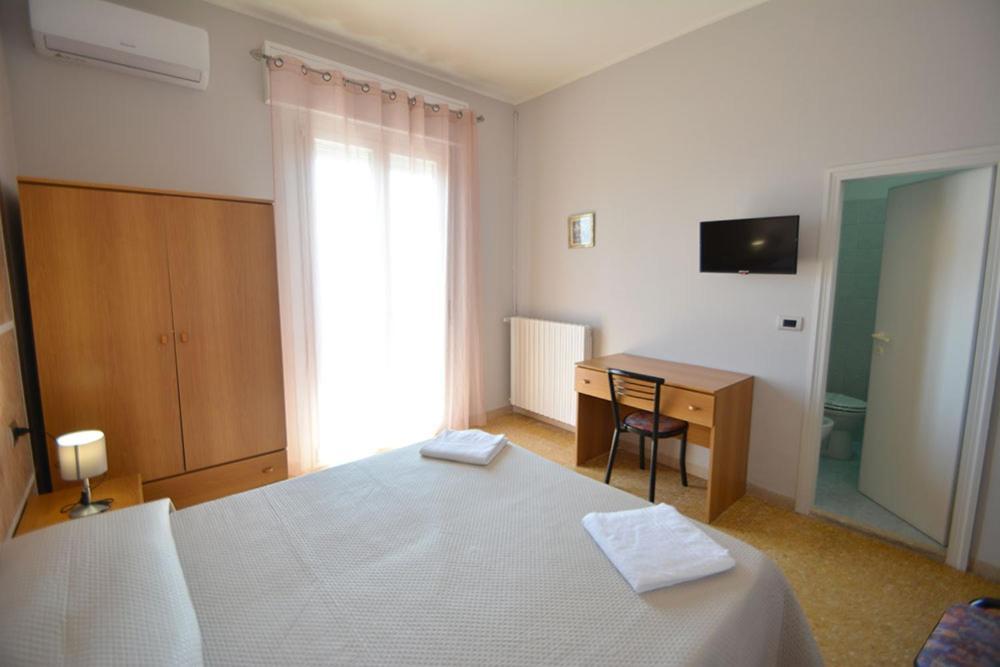 Hotel Bella Romagna Casal Borsetti Exterior foto